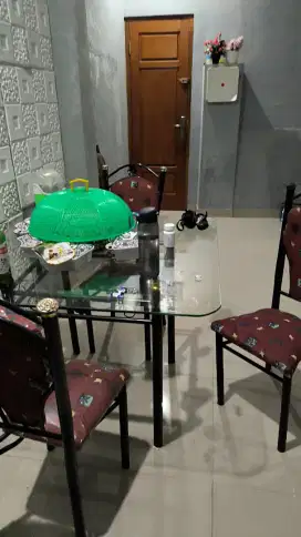 Meja Kursi 4 dan keramik mkn