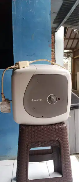 Jual BU Water Heater Ariston 15lt