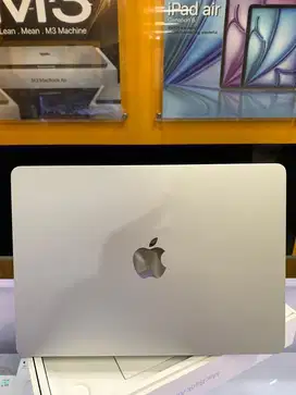 Macbook Air M3 8/512GB, silver. Like new