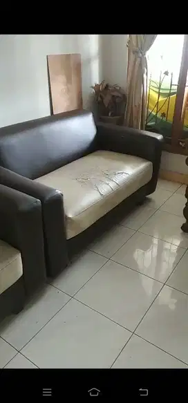 Jual sofa sebanyak 4 unit. 1 besar 3 kexil