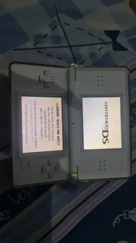 Di jual nintendo DS