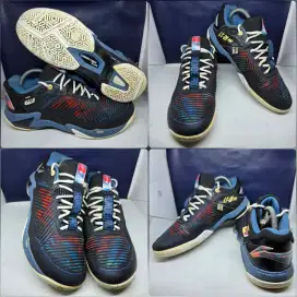 Sepatu Badminton Lining Thunder Pro