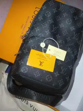 Sling Bag Unisex merk LV