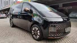 Hyundai Staria 2.2 Signature 9 Seater 2022 solar