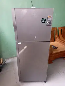 kulkas 2 pintu polytron PRM 21QS