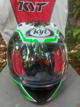 helm KYT RC7 size M