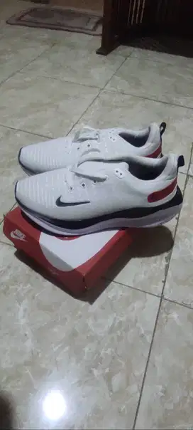 Sepatu Running React Infinity Run size 44