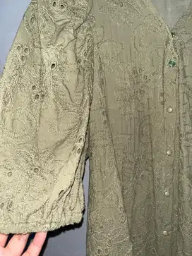 Ini dress baru 1 x pakai bahannya rajut gitu masih bagus bgt