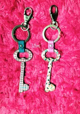 Key fossil, gantungan tas fossil