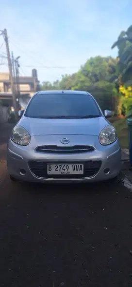 Nissan March 2011 Bensin
