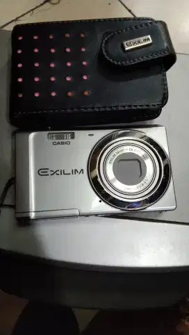 Camera digital Casio exilim EX ZS5