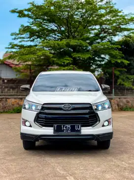 Toyota Innova Venturer 2.4 AT Diesel 2020
km 51rb