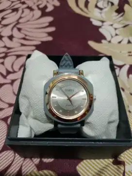 Jam Tangan Guess