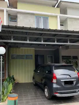 DIJUAL RUMAH MAGNOLIA TOWN HOUSE DEKAT DENGAN KOLAM RENANG