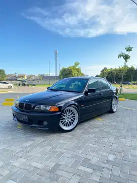 BMW 318i 2002 Bensin