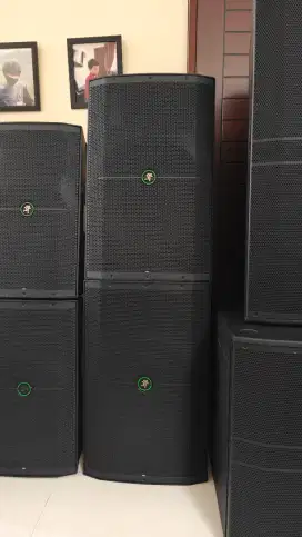 Speaker Mackie Thump 215 1400w (Like New)