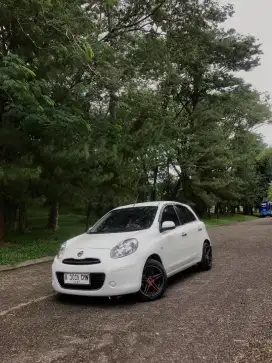 Nissan March 1.2 L AT