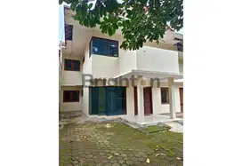 Tanah Bonus Bangunan 2 Unit Rumah Jagakarsa