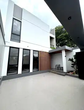 RUMAH MEWAH 2 LANTAI VIEW MERAPI,DI JALAN KALIURANG JOGJA