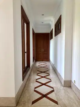 Rumah bagus strategis di Tulodong Bawah - SCBD Jakarta Selatan