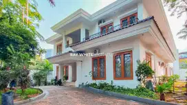 Rumah Mewah Harga Sudah Dibawah NJOP di Jl Kintamani Mega Kuningan