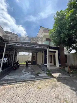 Rumah luas 2 lantai perumahan elit Jalimbar residence