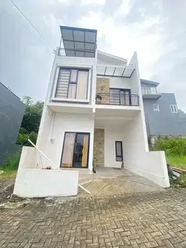 Rumah vila 3 lantai kota batu