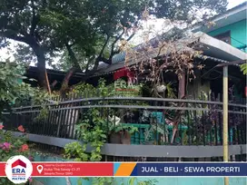 Rumah luas hook di Jl Raya Pondok Kelapa Jakarta Timur