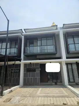 Rumah dekat mall di Golden City Bekasi