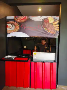 Booth semi container
