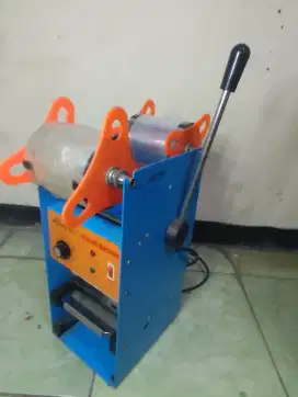 Cup sealer /mesin press