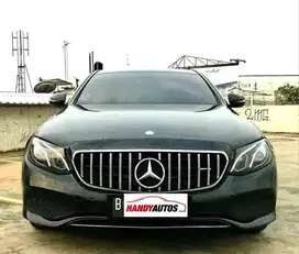 Mercedes Benz E250 W213 AVG Tahun 2016 Matic Hitam