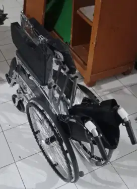 Kursi roda baru