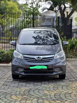 Siap pakai ….. FREED SD AC DOUBLE A/T 2015