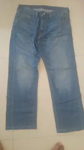 Celana Jeans Levi's Strauss 505 Original Ukuran 33