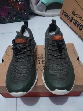 Sepatu Running Walking Sneakers Eiger Swazi