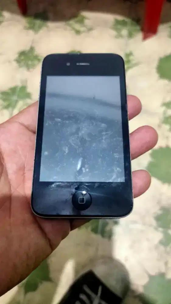 Iphone apa aku pun ga tahu tipe apa