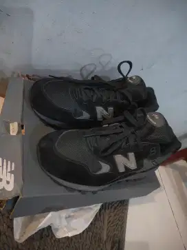 Dijual NB 580 Black second like new,jarang dipake