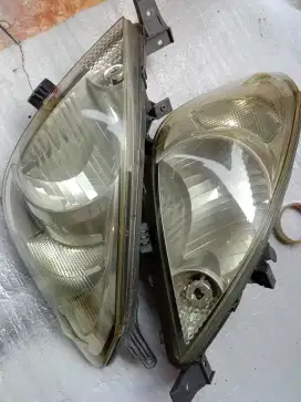 Lampu dpan kijang Inova 2009