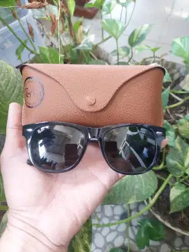 Kacamata Rayban Wayfarer size54 Barang langka om yg dipakai desta