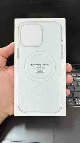 BNIB iPhone 15 Pro Max Clear Case (Hello Store Indonesia)
