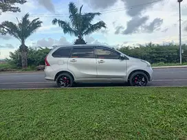 Xenia 1000cc Type M 2012