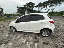 Mazda 2 2013 Bensin