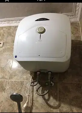 Water heater Ariston 30 Ltr