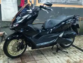 PCX 160 CBS Hitam Glossy