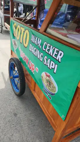 Over usaha soto