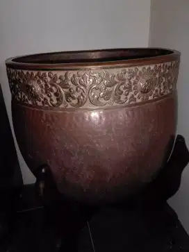 Guci Untuk Siraman Ukir Bahan Tembaga.