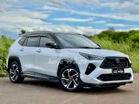 KM 12RB ASLI! TOYOTA YARIS CROSS GR HYBRID HV 2TONE 2023 AT TERMURAH
