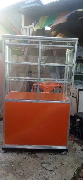 Etalase makanan siap pakai