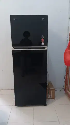 Dijual Lemari Es / Kulkas 2 Pintu Merk Polytron